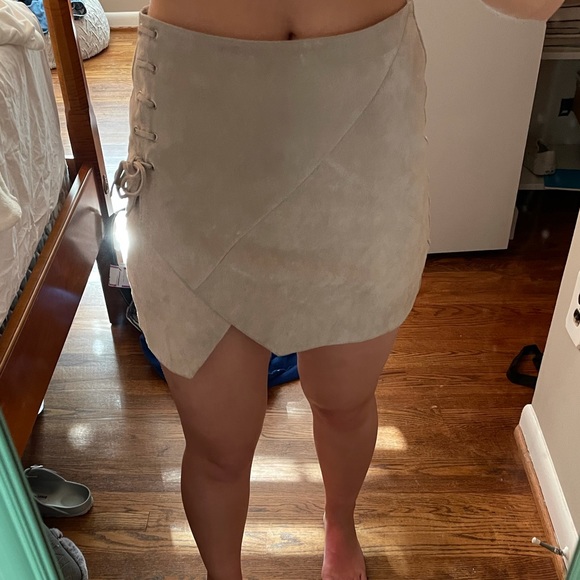 Blank NYC mini skirt - Picture 2 of 4